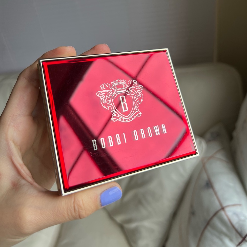 Bobbi Brown Caviar and Rubies eyeshadow palette